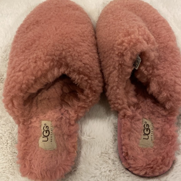 UGG slippers Size 10 - Picture 5 of 8